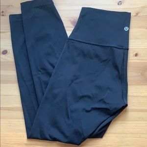 Perfect condition Lululemon Wunder Under Leggings
